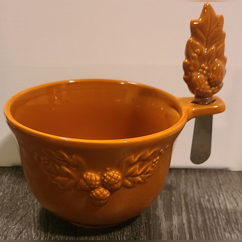 Acorn Dip Bowl With Knife Spreader By Ganz